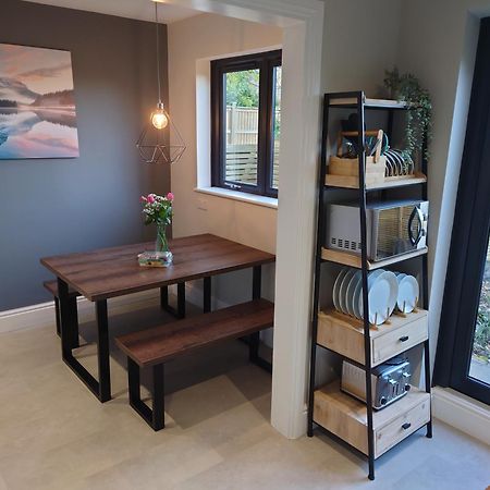 Newly Renovated 2-Bed Bungalow Bath Buitenkant foto